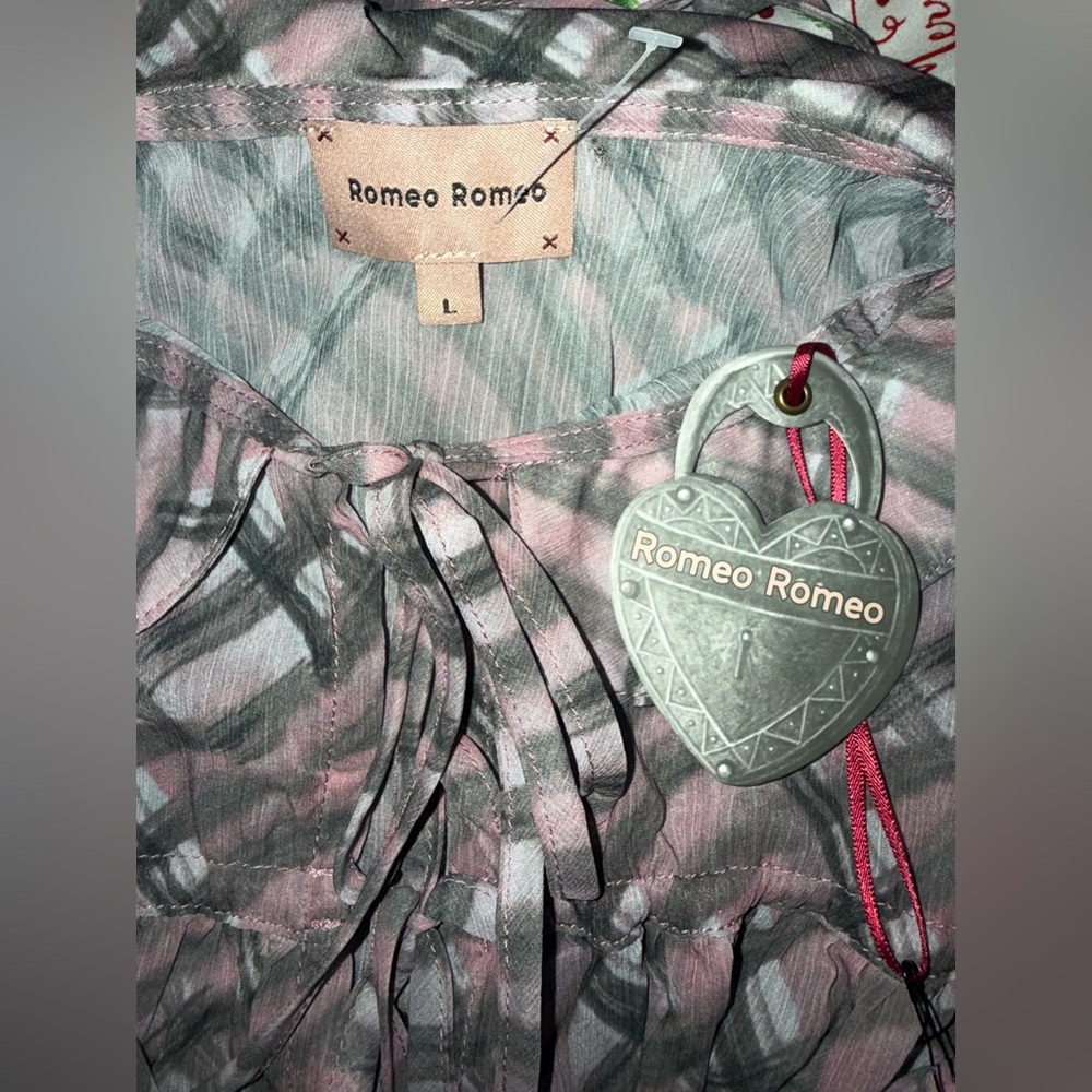 NWT ROMEO ROMEOWomen's Pink Patterned Top SIZE L - Picture 5 of 5